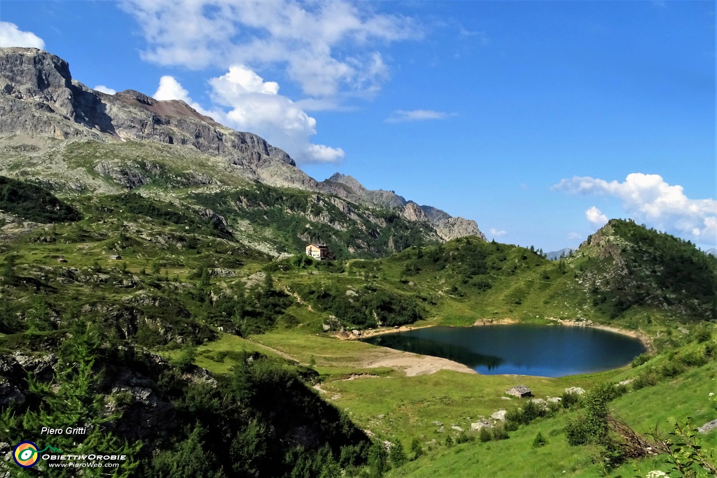 40 Vista dall'alto sul Lago Rotondo e verso il Calvi.JPG -                                